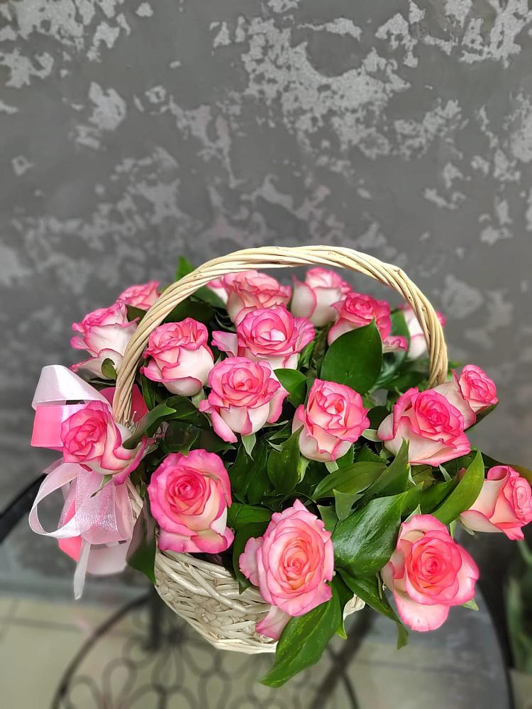 Цветочная композиция из Розы в корзине в Большом Царыне