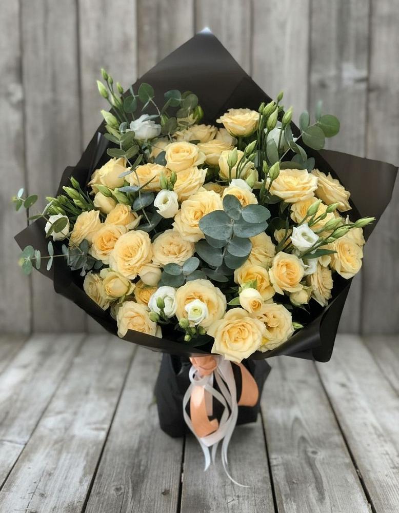 Букет цветов из: Розы и Лизиантусы в Большом Царыне