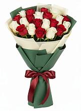 Букет Микс из красных и белых роз в Большом Царыне