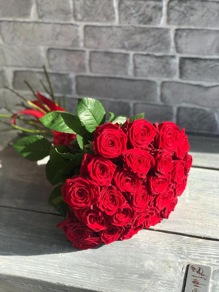 Букет Красные розы Фридом в Большом Царыне