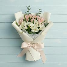 Букет цветов из:  Альстромерии в Большом Царыне