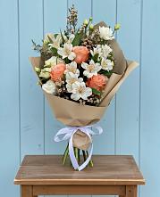 Букет цветов из:  Альстромерии, Лизиантусы, Розы и Хризантемы #REPLACE_PRED# Большом Царыне