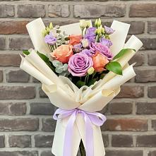 Букет цветов из:  Лизиантусы и Розы в Большом Царыне