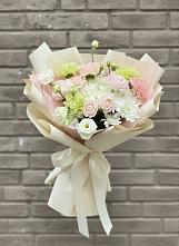 Букет цветов из:  Гвоздики, Розы, Лизиантусы и Хризантемы в Большом Царыне