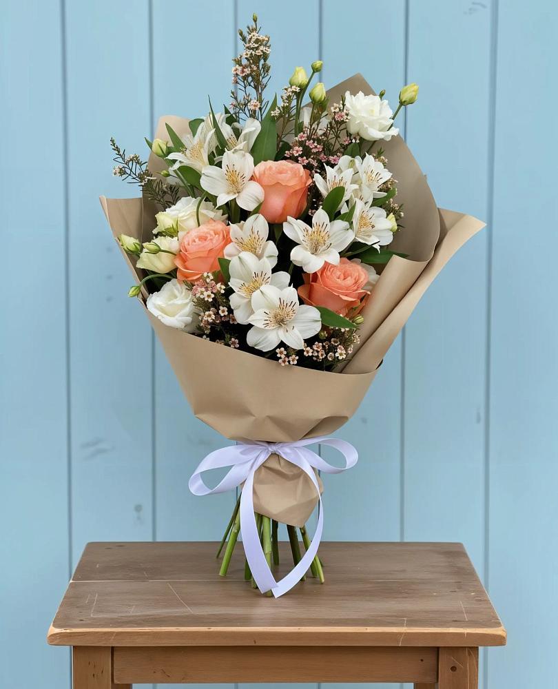 Букет цветов из: Альстромерии, Лизиантусы, Розы и Хризантемы в Большом Царыне